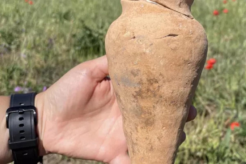 Археологи откопали в Херсонесе детали античного водяного колеса 3 века до н.э.